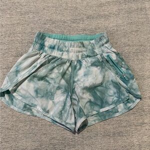 Lululemon Green and White/Cream Diamond Dye Tracker Shorts